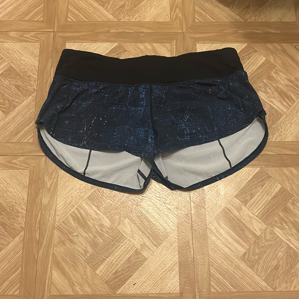 Lululemon shorts size 8